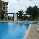 Hotel de apartamente Chateau Aheloy 3*