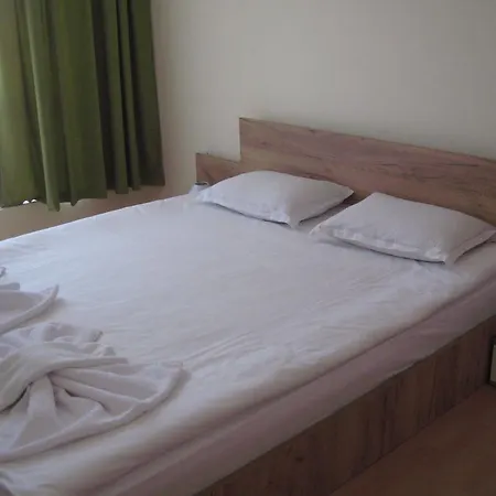 Chateau Aheloy Hotel apartamentowy 3*
