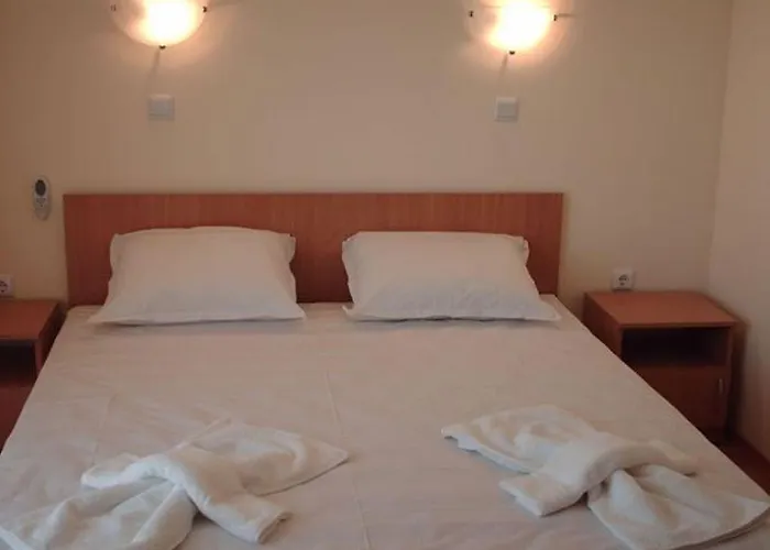 Aparthotel Chateau Aheloy 3*