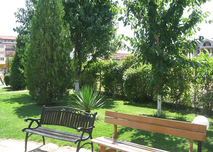 Chateau Aheloy Апарт-отель Поморие