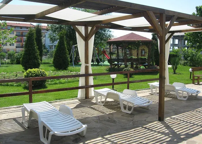 Chateau Aheloy 3* Поморие