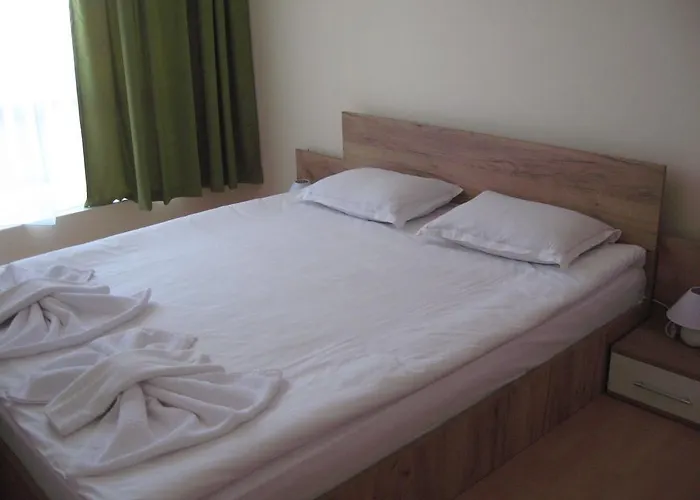 Chateau Aheloy Апарт-отель 3*